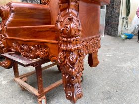 ghế hoàng gia nguyên khối chân liền khối