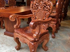 2 bộ bàn ăn nguyên khối 6 ghế hoàng gia vip gỗ hương đá (Anh Tuệ, Hà Tĩnh) 43 ghế ăn hoàng gia gỗ hương đá
