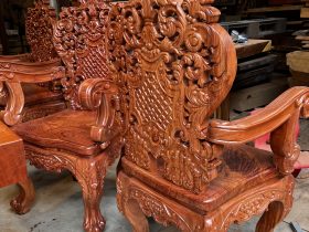 2 bộ bàn ăn nguyên khối 6 ghế hoàng gia vip gỗ hương đá (Anh Tuệ, Hà Tĩnh) 44 lưng ghế đục hoa lá