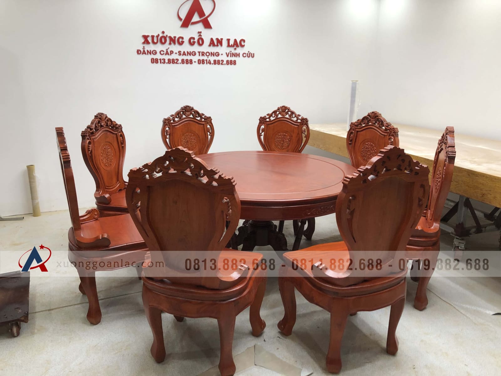 Bộ bàn ăn tròn 8 ghế Louis hoa lá tây gỗ Hương Đá (Bác Thuyết - Gia Lâm, Hà Nội) 12 Bộ bàn ăn tròn 8 ghế Hương Đá