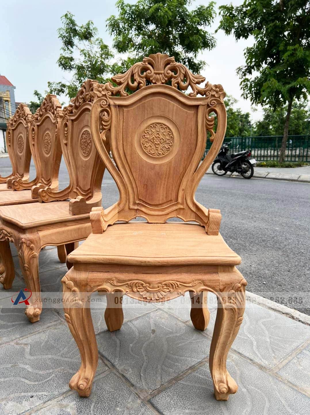 Bộ bàn ăn 8 ghế louis hoàng gia hoa lá tây đục 1 mặt gỗ gõ đỏ (Anh Khang, Hà Nam) 23 ghế ăn louis hoa lá tây