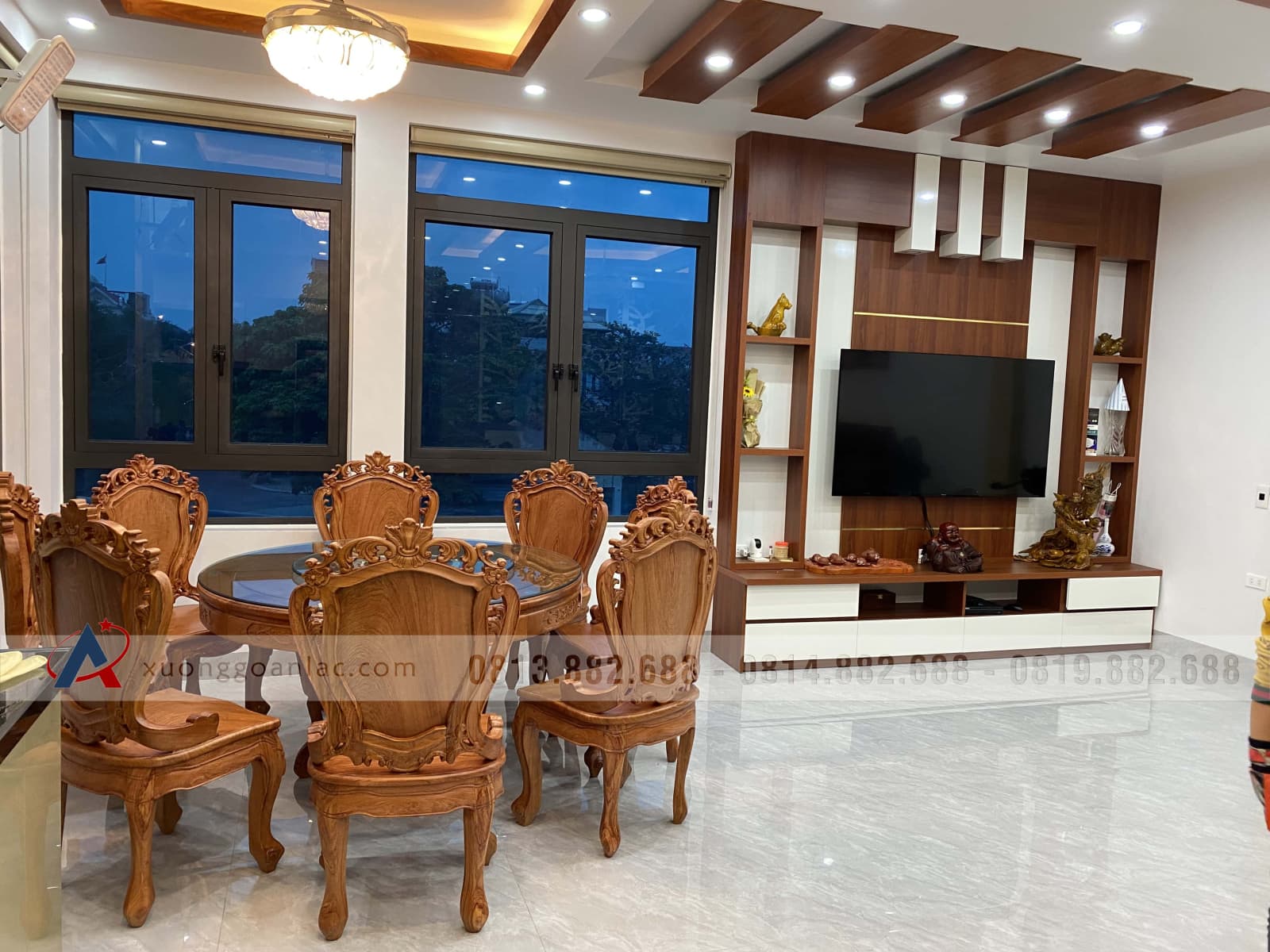 Bộ bàn ăn tròn gỗ hương đá nguyên khối 8 ghế hoa lá tây (Chị Thư, Hải Phòng) 15 bàn ăn gỗ gõ đỏ tone gỗ tự nhiên