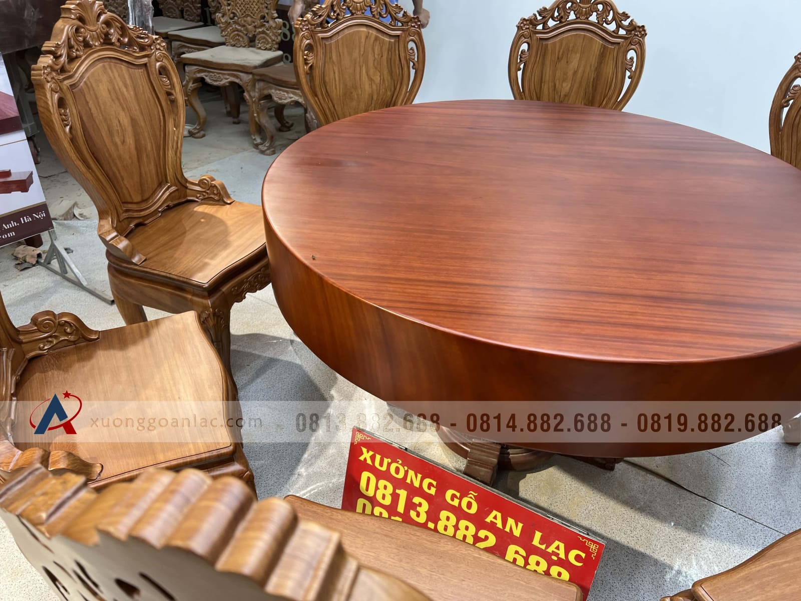 Bộ bàn ăn tròn gõ đỏ nguyên khối 8 ghế louis có tay (Chú Hùng, Hải Dương) 23 bàn ăn gỗ gõ đỏ nguyên khối