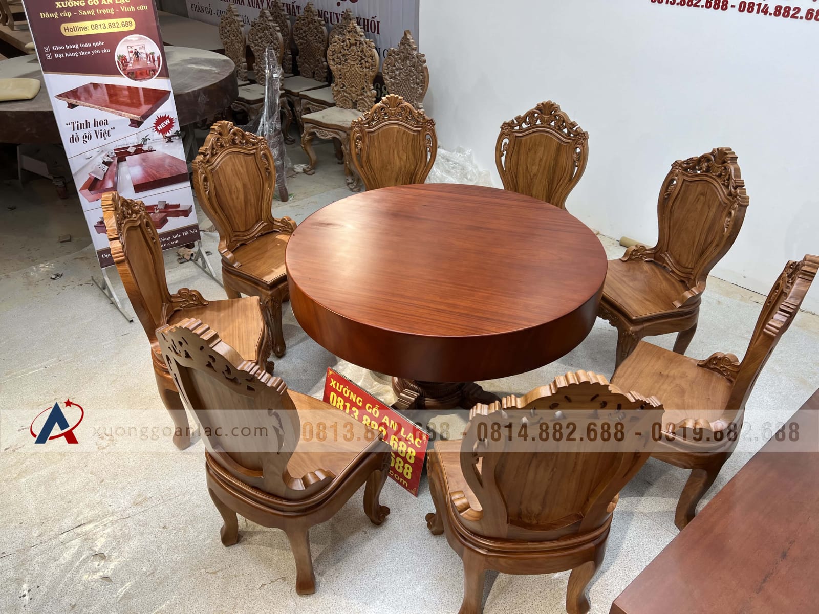 Bộ bàn ăn tròn gõ đỏ nguyên khối 8 ghế louis có tay (Chú Hùng, Hải Dương) 22 Bàn ăn tròn gõ đỏ nguyên khối và 8 ghế louis có tay
