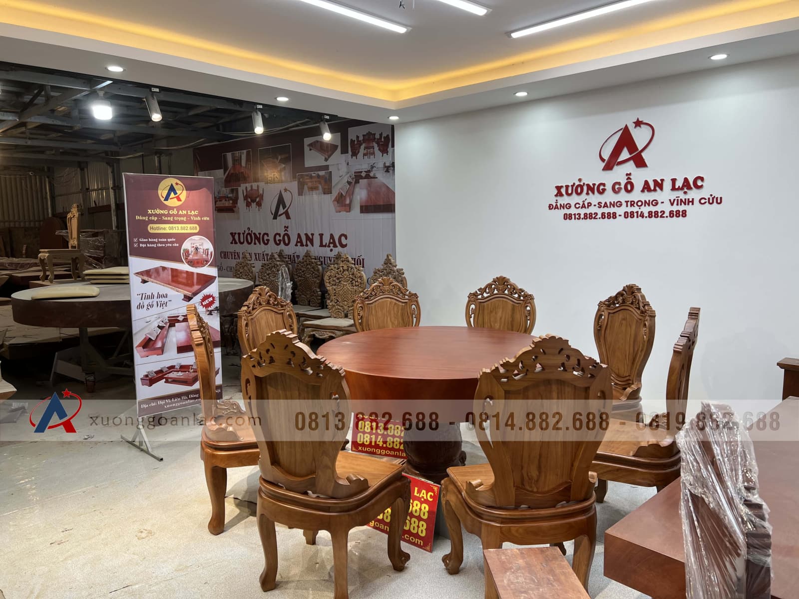 Bộ bàn ăn tròn gõ đỏ nguyên khối 8 ghế louis có tay (Chú Hùng, Hải Dương) 6 Bộ bàn ăn tròn gõ đỏ nguyên khối 8 ghế louis có tay (Chú Hùng, Hải Dương) - Ảnh 6