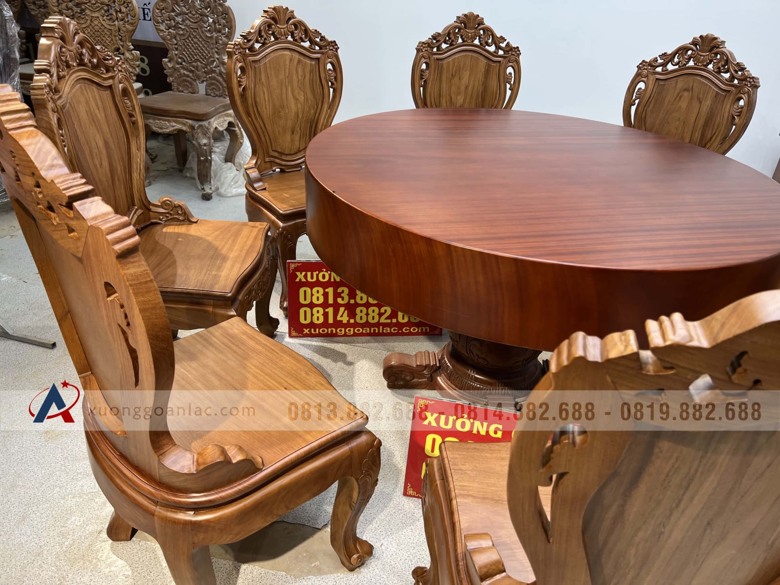 Bộ bàn ăn tròn gõ đỏ nguyên khối 8 ghế louis có tay (Chú Hùng, Hải Dương) 8 Bộ bàn ăn tròn gõ đỏ nguyên khối 8 ghế louis có tay (Chú Hùng, Hải Dương) - Ảnh 8