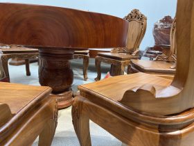 Bộ bàn ăn tròn gõ đỏ nguyên khối 8 ghế louis có tay (Chú Hùng, Hải Dương) 19 bàn ăn gỗ gõ đỏ nguyên khối
