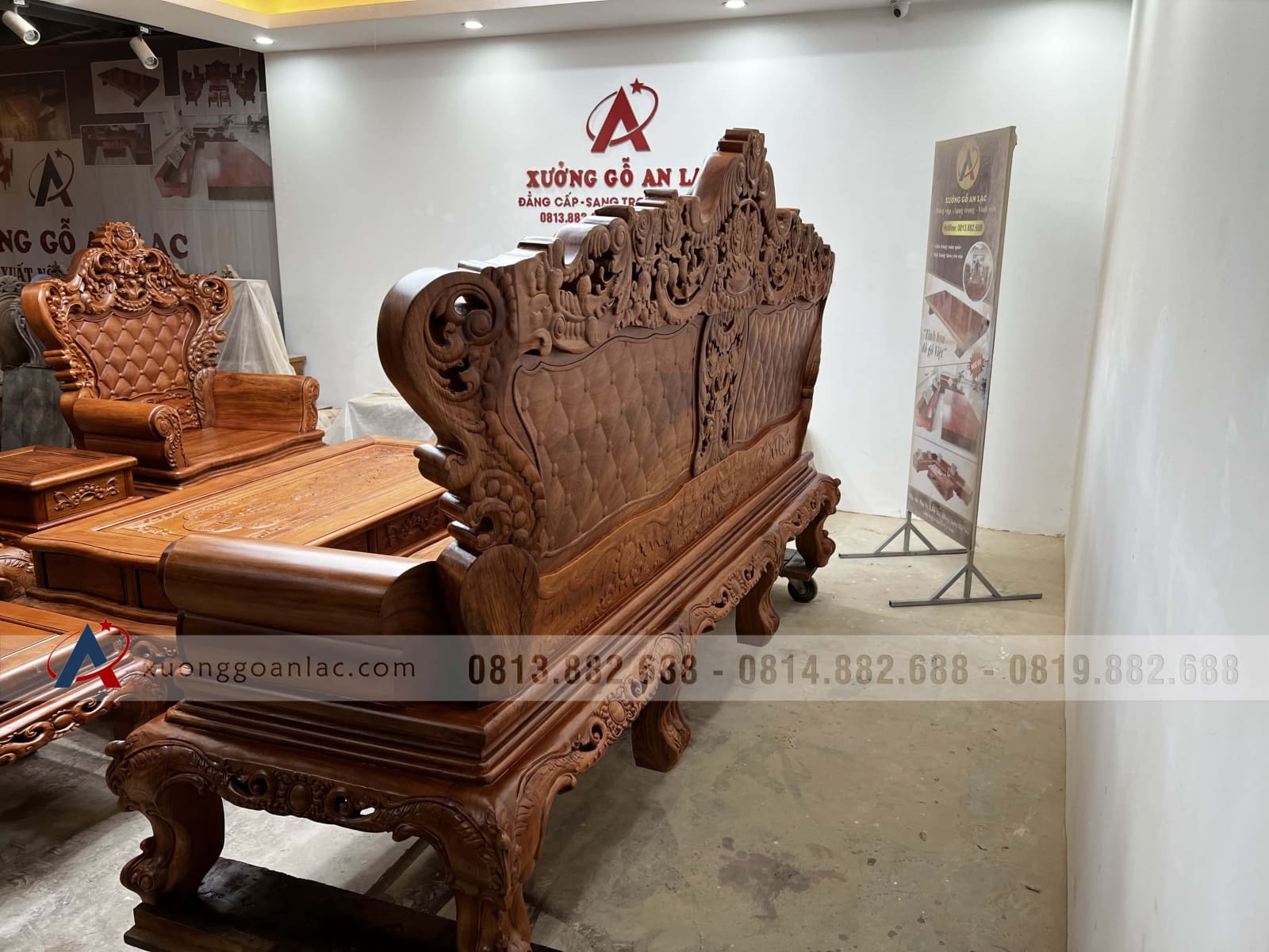 Bàn ghế hoàng gia vách trám khuôn 4 ván 2 gỗ hương đá (anh Đại, Vĩnh Phúc) 9 Bàn ghế hoàng gia vách trám khuôn 4 ván 2 gỗ hương đá (anh Đại, Vĩnh Phúc) - Ảnh 9