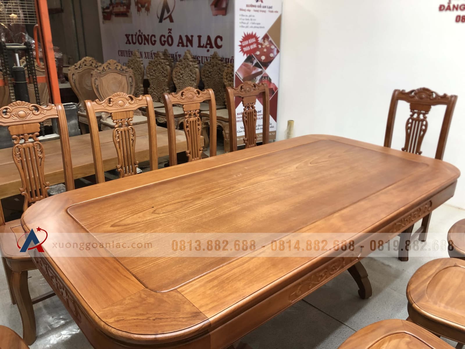 Bộ bàn ăn bầu dục 10 ghế cây đàn gỗ gõ đỏ siêu đẹp (Chị Hoa, Đà Nẵng) 21 bàn ăn bầu dục gỗ gõ đỏ cao cấp