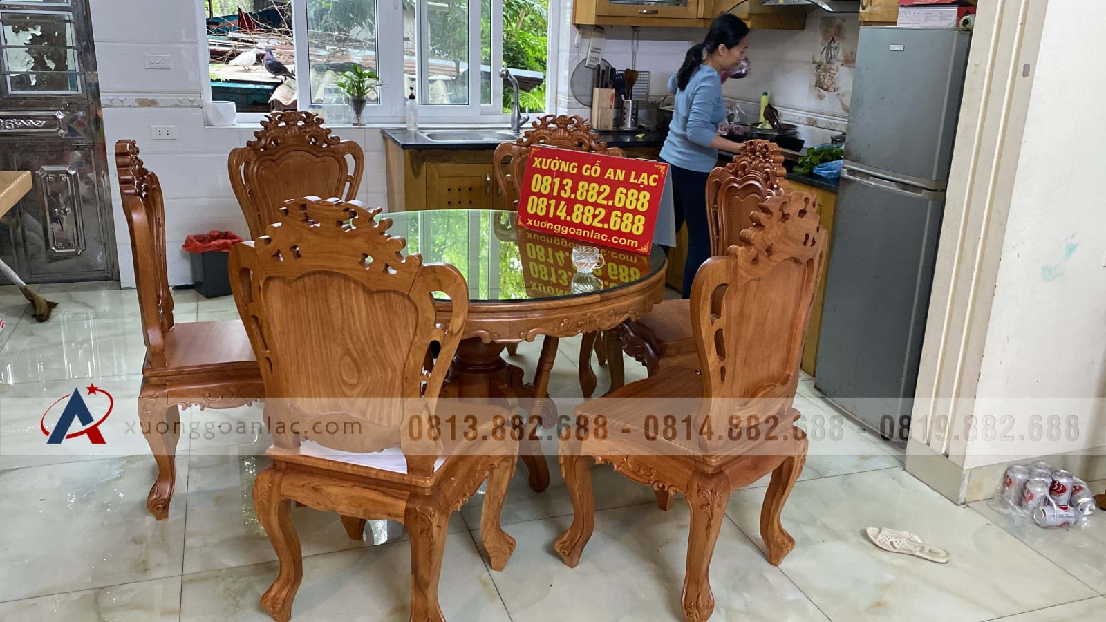 Bộ bàn ăn tròn 6 ghế Louis hoa lan tây gỗ gõ đỏ (Chị Huyền, Gia Lâm, Hà Nội) 2 Bộ bàn ăn tròn 6 ghế Louis hoa lan tây gỗ gõ đỏ (Chị Huyền, Gia Lâm, Hà Nội) - Ảnh 2