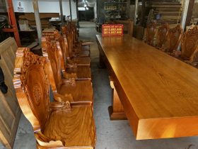 Bộ bàn ghế ăn nguyên khối 16 ghế louis có tay gỗ gõ đỏ (Anh Đồng, Hồ Chí Minh) 15 bàn ăn nguyên khối trơn