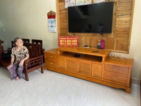 kệ tivi gỗ gõ đỏ
