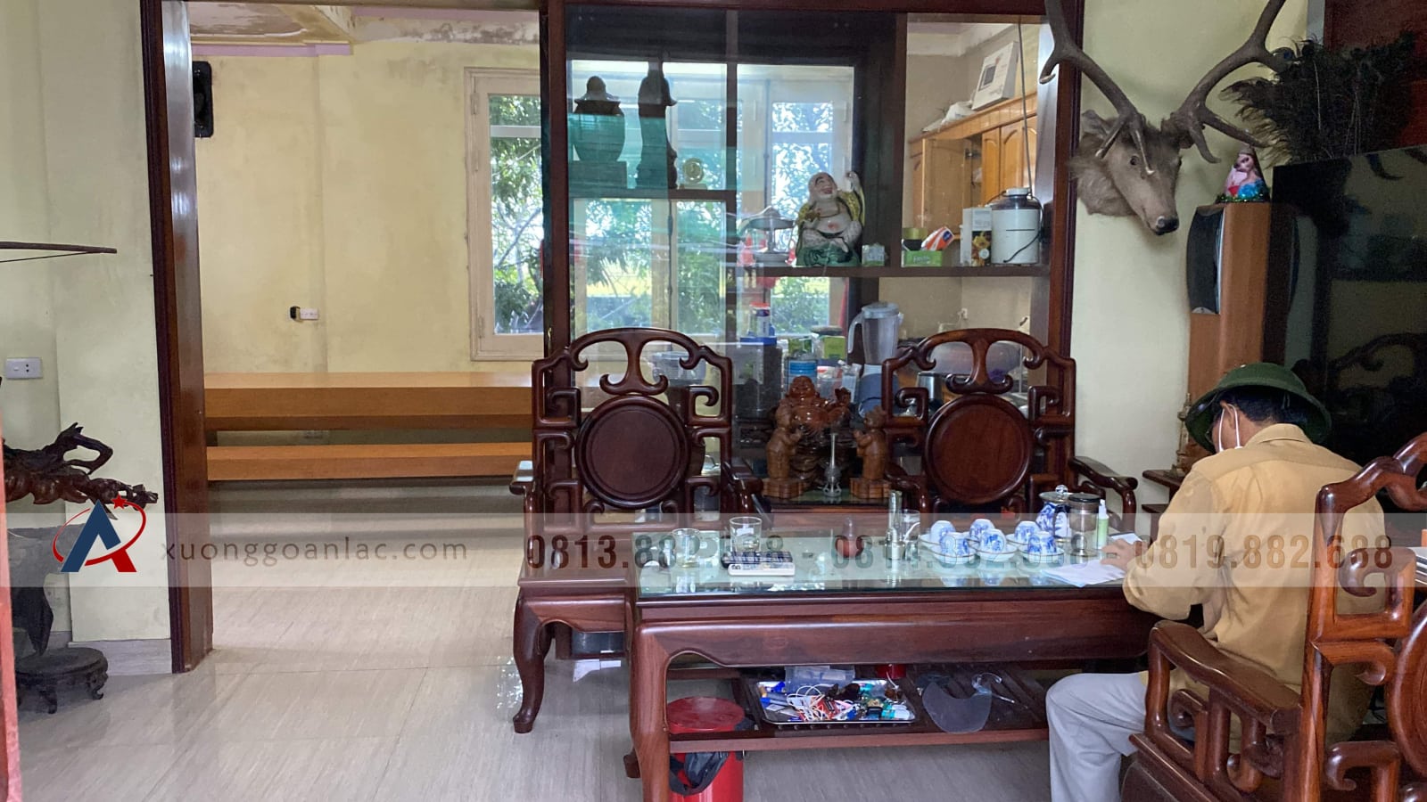 Bộ bàn ghế K3 nguyên khối 300x90x16cm gỗ gõ đỏ (Anh Thắng, Hà Nội) 3 Bộ bàn ghế K3 nguyên khối 300x90x16cm gỗ gõ đỏ (Anh Thắng, Hà Nội) - Ảnh 3