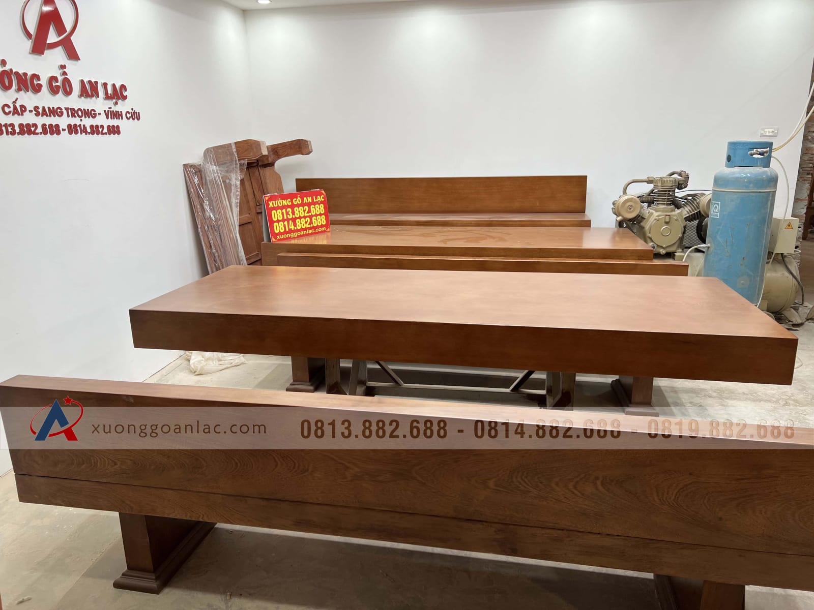 Bộ bàn ghế K3 có tựa 240x90x16cm gỗ gõ đỏ (Bác Thành, Hà Nam) 36 bàn ghế k3 có tự gỗ gõ đỏ nguyên khối