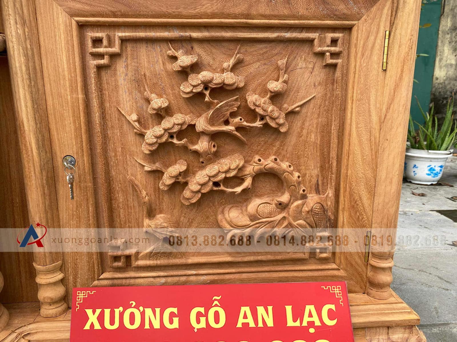 Kệ tivi cột nho vip đục tay 100% 2m4 gỗ gõ đỏ (anh Thập, Thái Bình) 14 Kệ tivi cột nho vip đục tay 100% 2m4 gỗ gõ đỏ (anh Thập, Thái Bình) - Ảnh 14