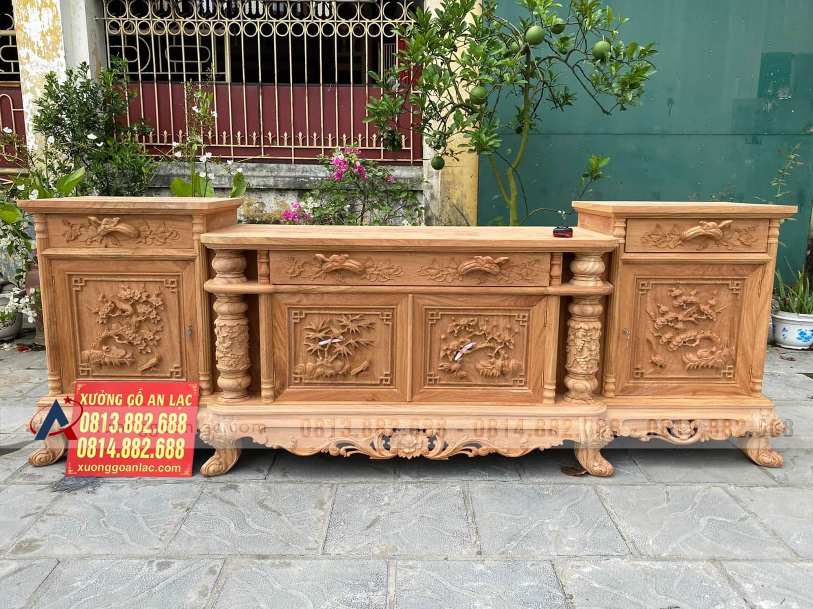Kệ tivi cột nho vip đục tay 100% 2m4 gỗ gõ đỏ (anh Thập, Thái Bình) 32 Kệ TiVi Cột Nho Vip Đục Tay 100% gỗ gõ đỏ