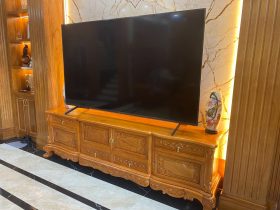 Kệ tivi hoa lan tây 2m4 gỗ gõ đỏ (anh Tùng, Hà Nội) 13 kệ tivi gỗ gõ đỏ mẫu hoa lan tây
