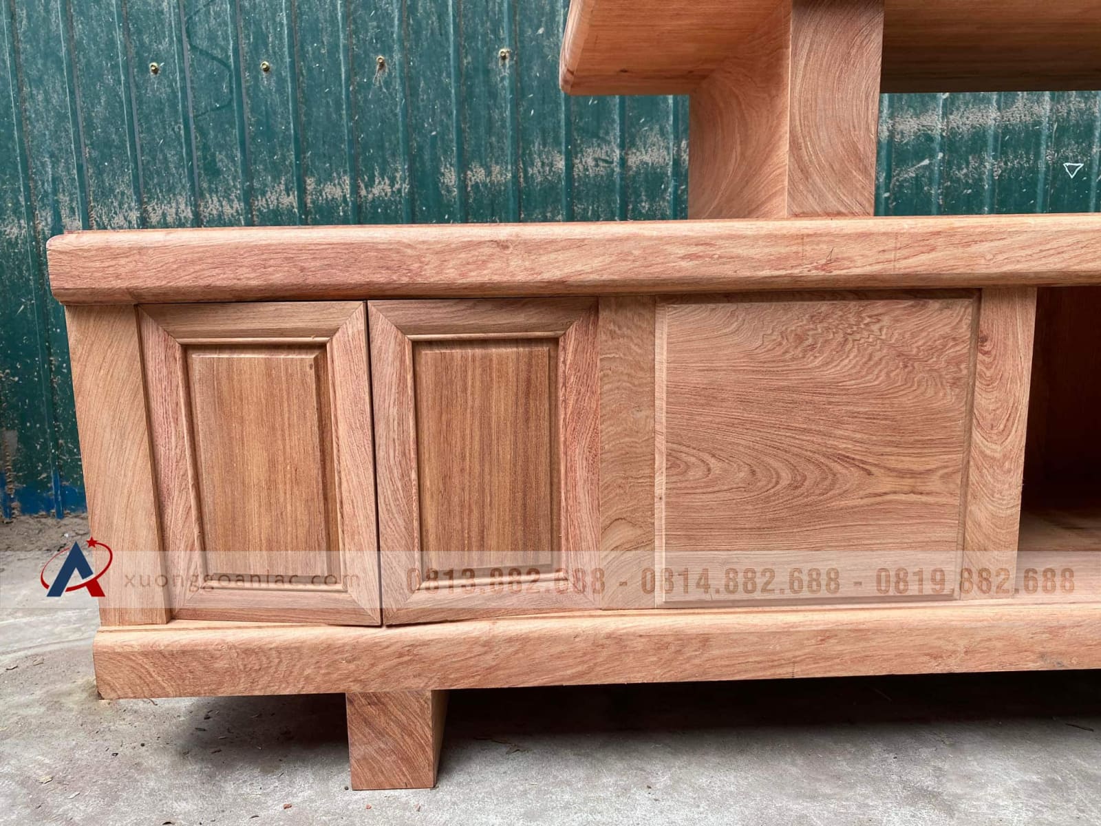 Kệ tivi sofa 2m4 Nguyên Khối gỗ Hương Đá (anh Thân, Thanh Hóa) 34 kệ tivi trơn gỗ hương đá