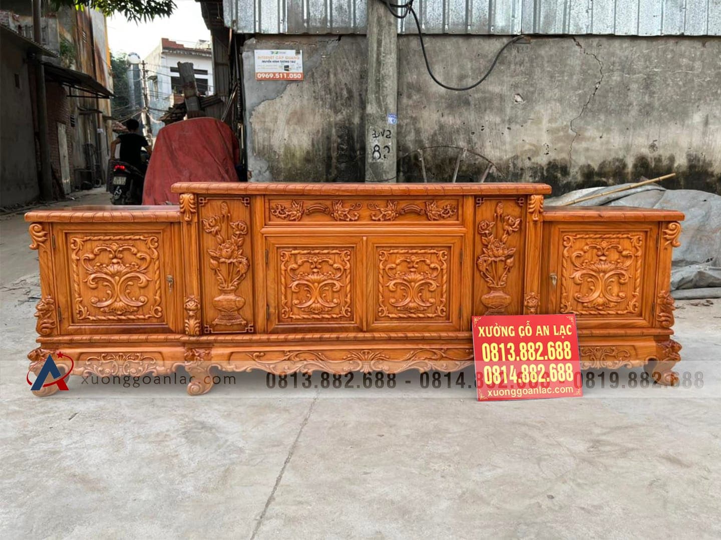 Kệ mõ lồi 2m40 đục hoa hồng gỗ gõ đỏ (anh Huy, Thái Bình) 10 Kệ mõ lồi 2m40 đục hoa hồng gỗ gõ đỏ