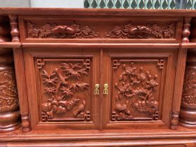 Kệ tivi cột nho con sóc gỗ hương 1m97 (anh Thành, Bắc Giang) 9 kệ tivi gỗ hương đá