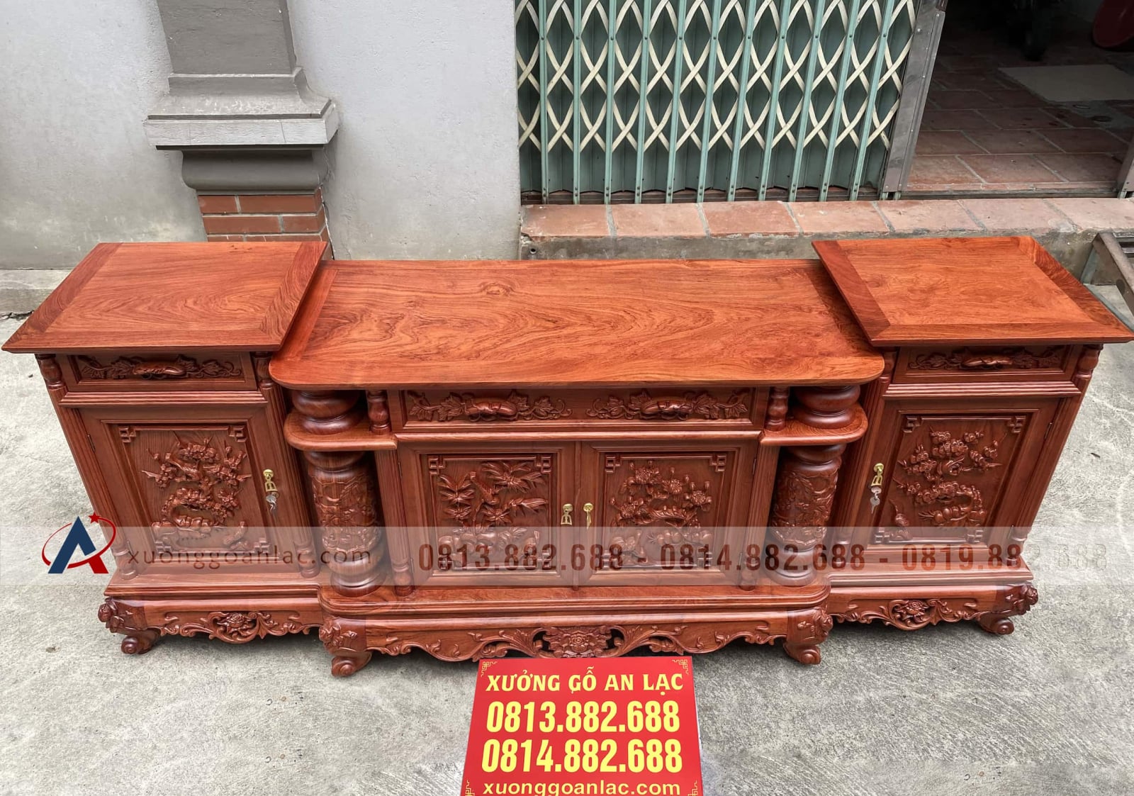 Kệ tivi cột nho con sóc gỗ hương 1m97 (anh Thành, Bắc Giang) 21 kệ tivi cột nho con sóc gỗ hương đá
