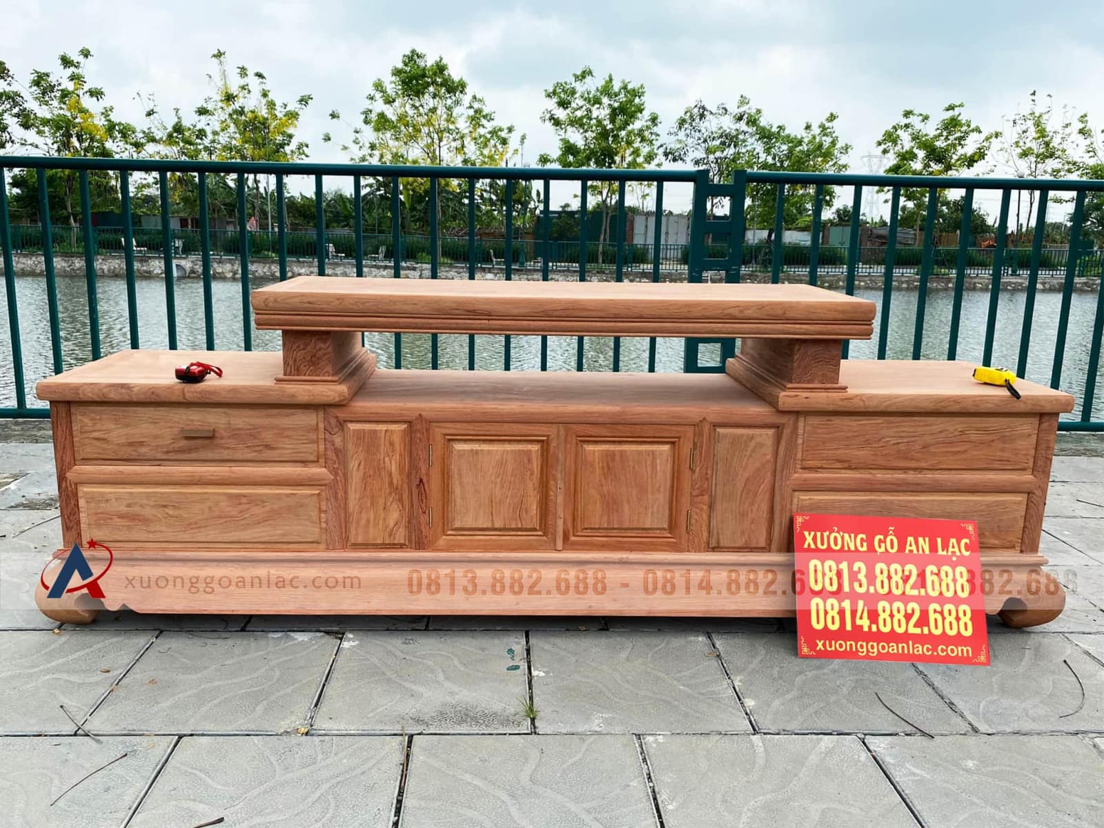 Kệ tivi gỗ hương đá trơn nguyên mộc (anh Hội, Phú Thọ) 20 Kệ tivi gỗ hương đá trơn nguyên mộc (1)