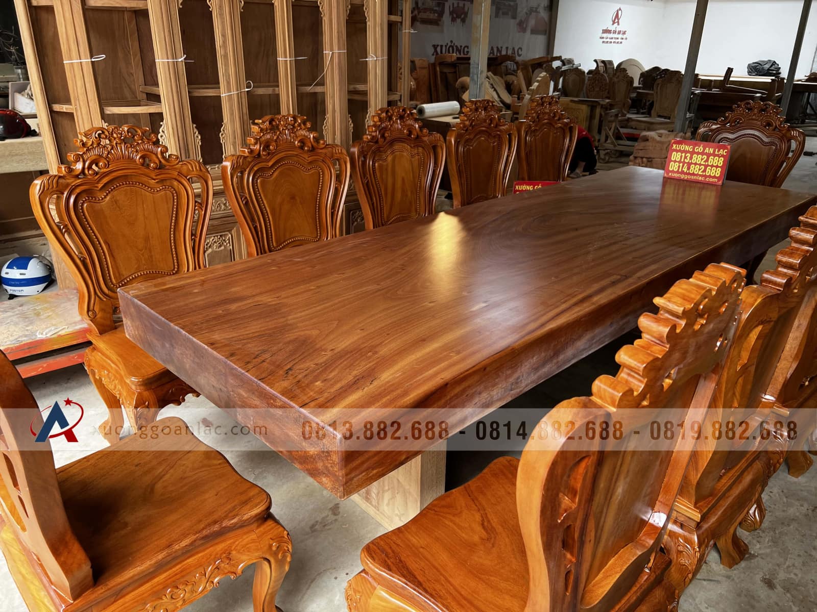 Bộ bàn ăn nguyên khối 300x99x15cm và 12 ghế louis siêu vip (Anh Trường, Khánh Hòa) 18 Bàn ăn 12 ghế louis và bàn gỗ nguyên khối