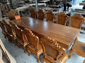Bộ bàn ăn nguyên khối 300x99x15cm và 12 ghế louis siêu vip (Anh Trường, Khánh Hòa) 13 bàn ăn nguyên khối gỗ gõ đỏ