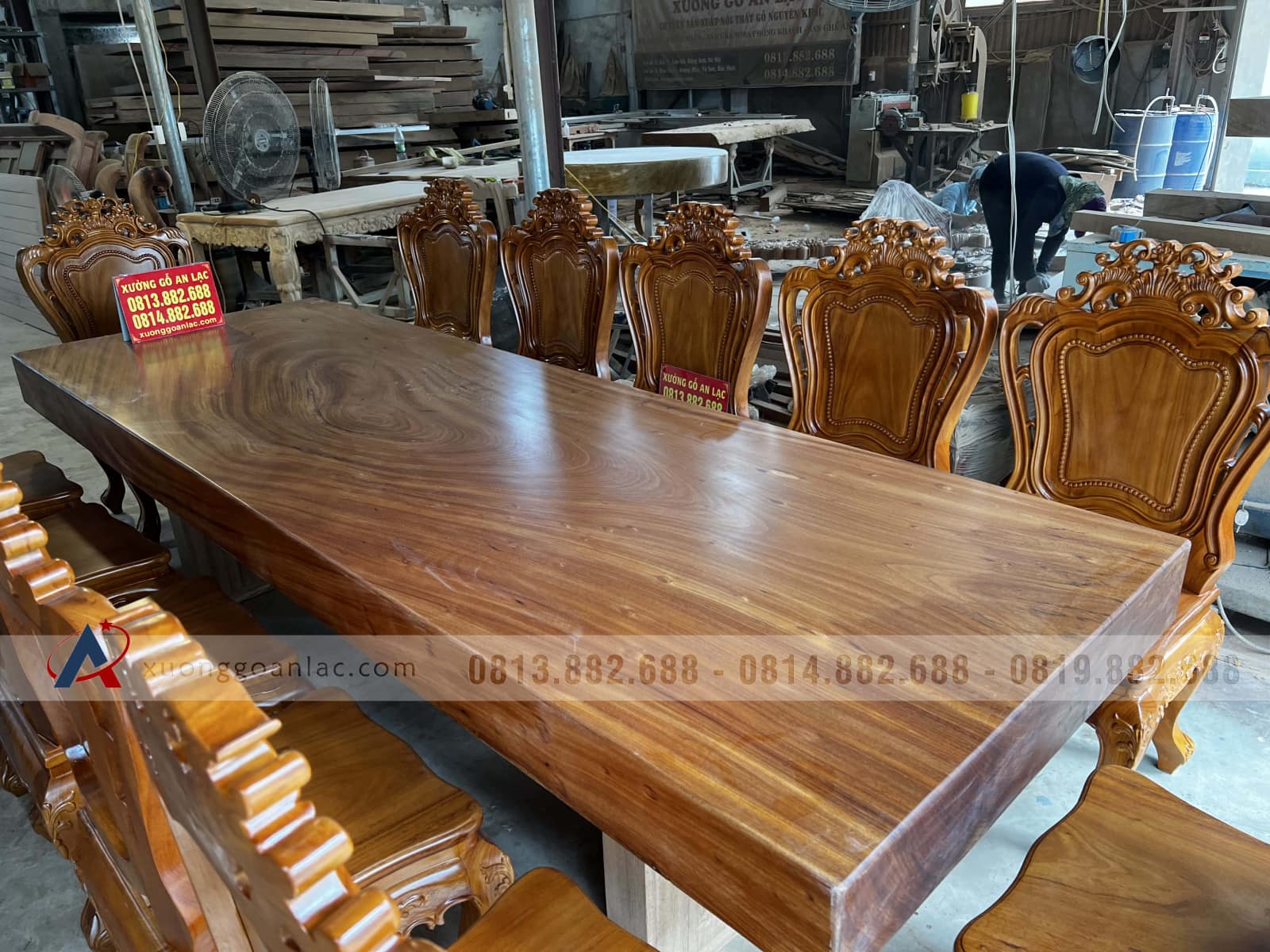 Bộ bàn ăn nguyên khối 300x99x15cm và 12 ghế louis siêu vip (Anh Trường, Khánh Hòa) 6 Bộ bàn ăn nguyên khối 300x99x15cm và 12 ghế louis siêu vip (Anh Trường, Khánh Hòa) - Ảnh 6