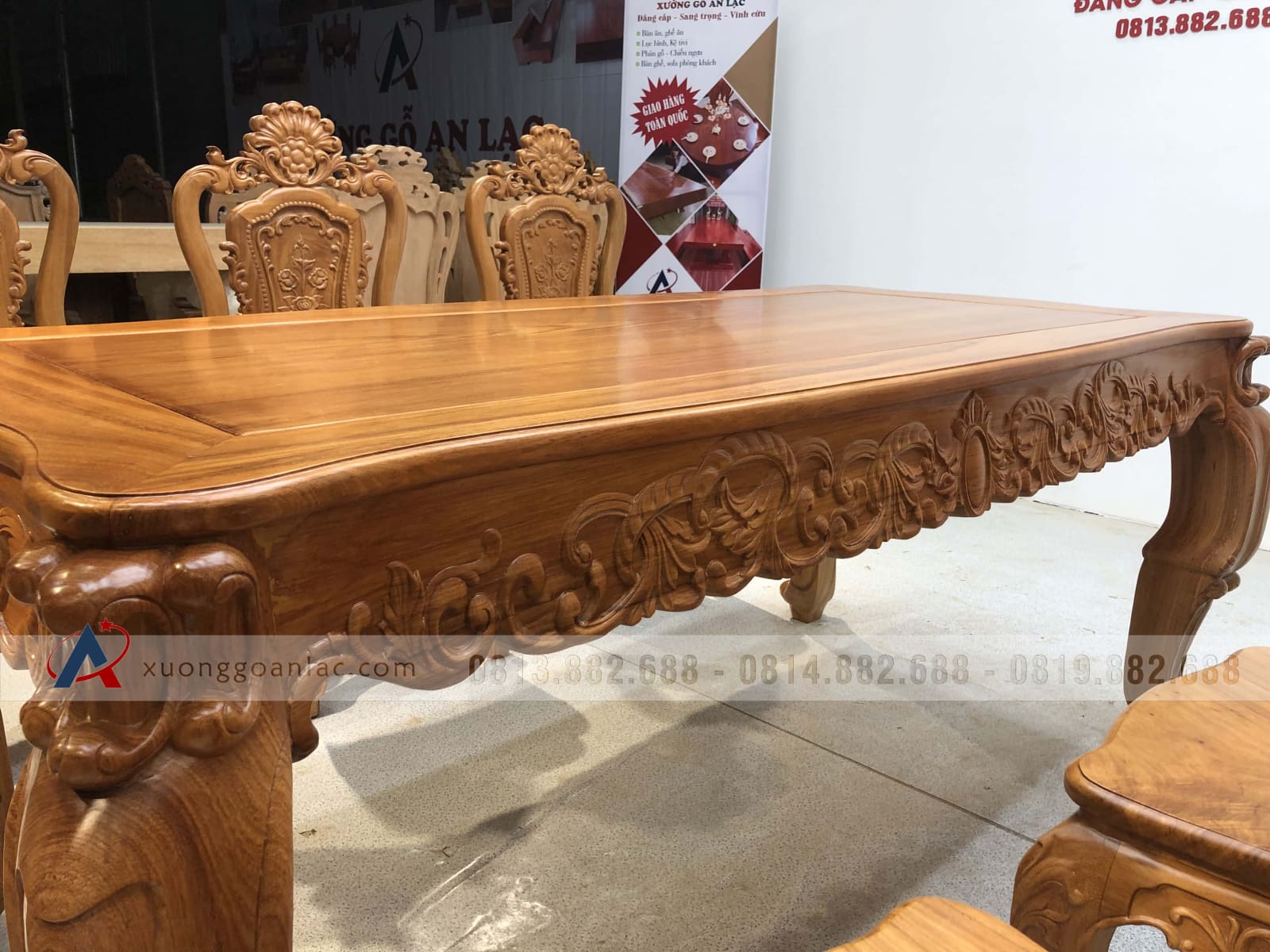 Bộ bàn ăn củ lạc 6 ghế hồng hạc (Anh Tuyên, Cẩm Phả - Quảng Ninh) 8 bàn ăn gỗ gõ đỏ hoàng gia