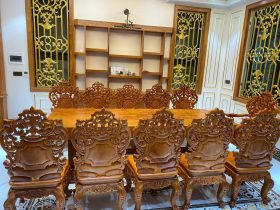 Bộ bàn ăn nguyên khối 12 ghế hoàng gia gỗ gõ đỏ siêu vip (Anh Thuyết, Đà Nẵng) 8 bàn ghế ăn nguyên khối gỗ gõ đỏ