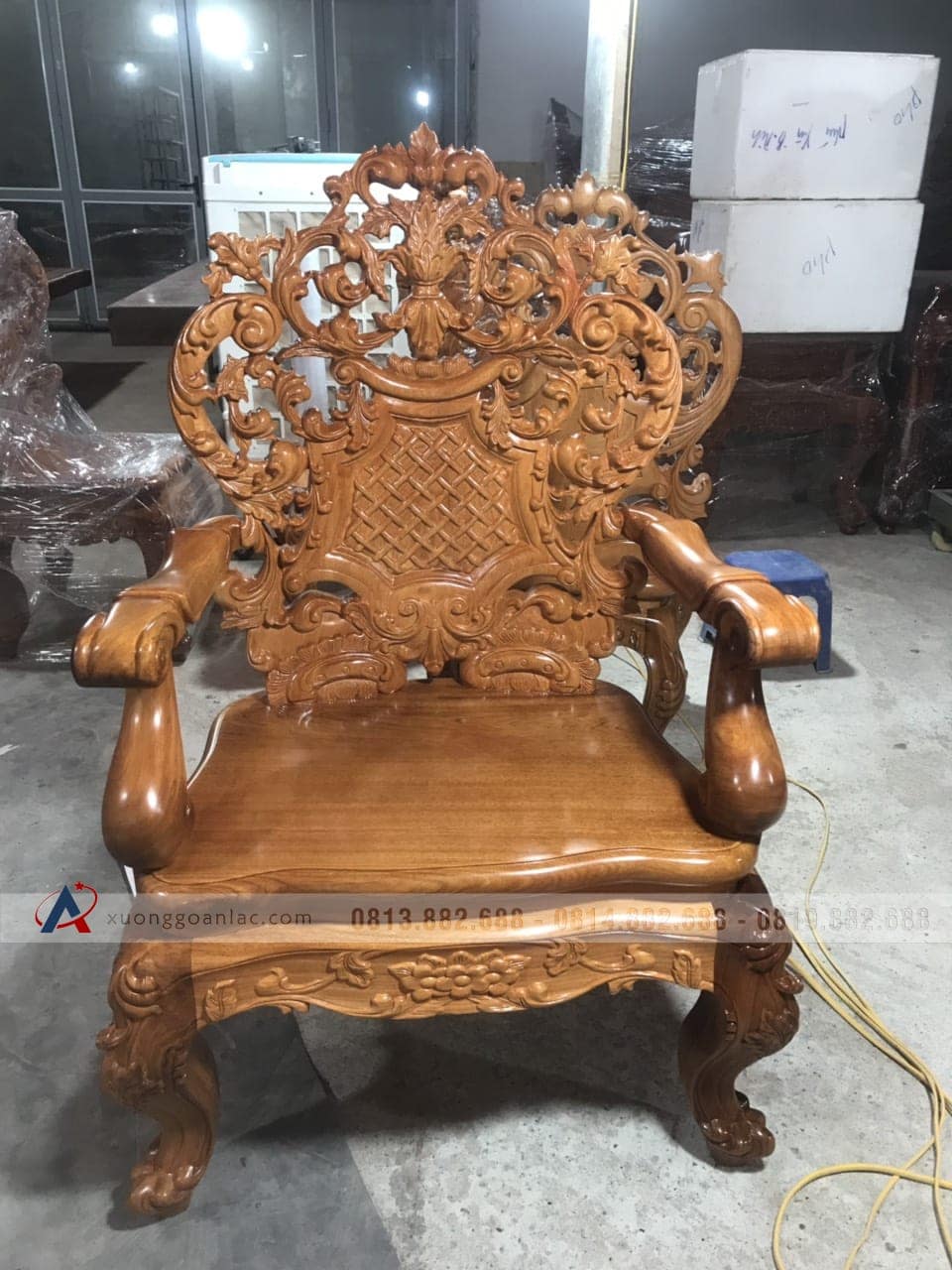 Bộ bàn ăn nguyên khối 12 ghế hoàng gia gỗ gõ đỏ siêu vip (Anh Thuyết, Đà Nẵng) 16 ghế ăn gỗ gõ đỏ đẹp mẫu có tay