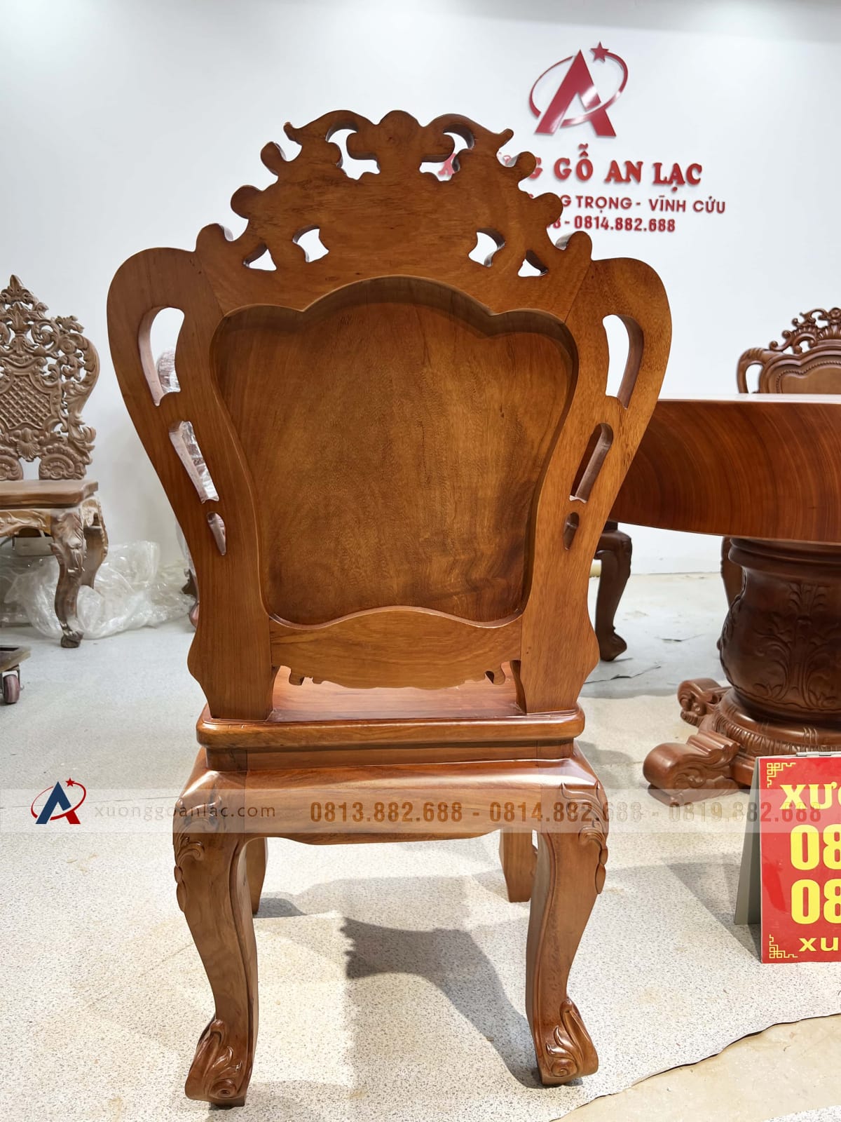 Bộ bàn ăn tròn nguyên khối 6 ghế hoa lá tây gỗ gõ đỏ (Anh Lợi, Hồ Chí Minh) 10 mẫu ghế louis