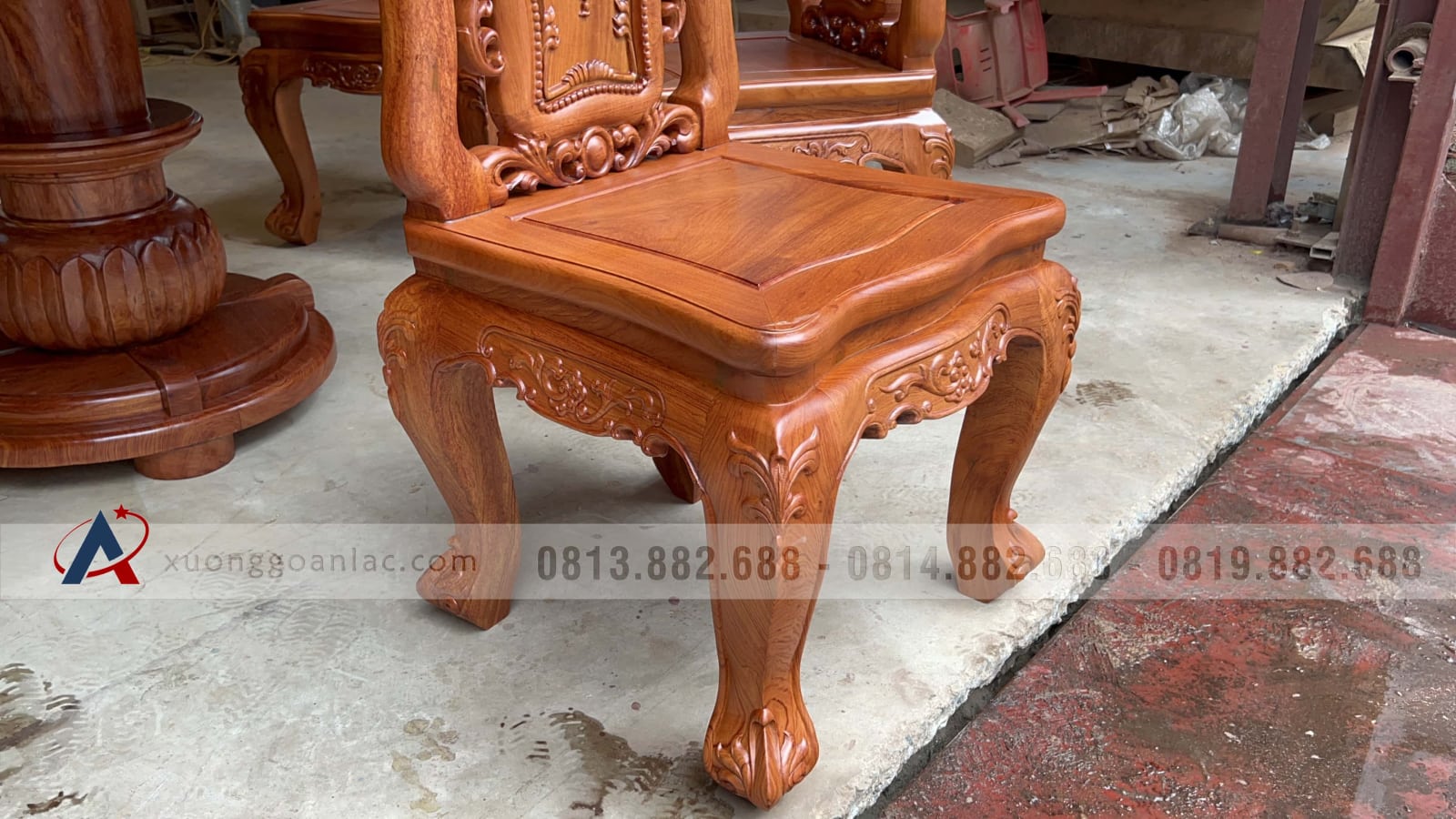 Bộ bàn ăn tròn xoay 6 ghế louis gỗ hương đá (Chị Hạ, Hà Nội) 11 ghế louis chân cong