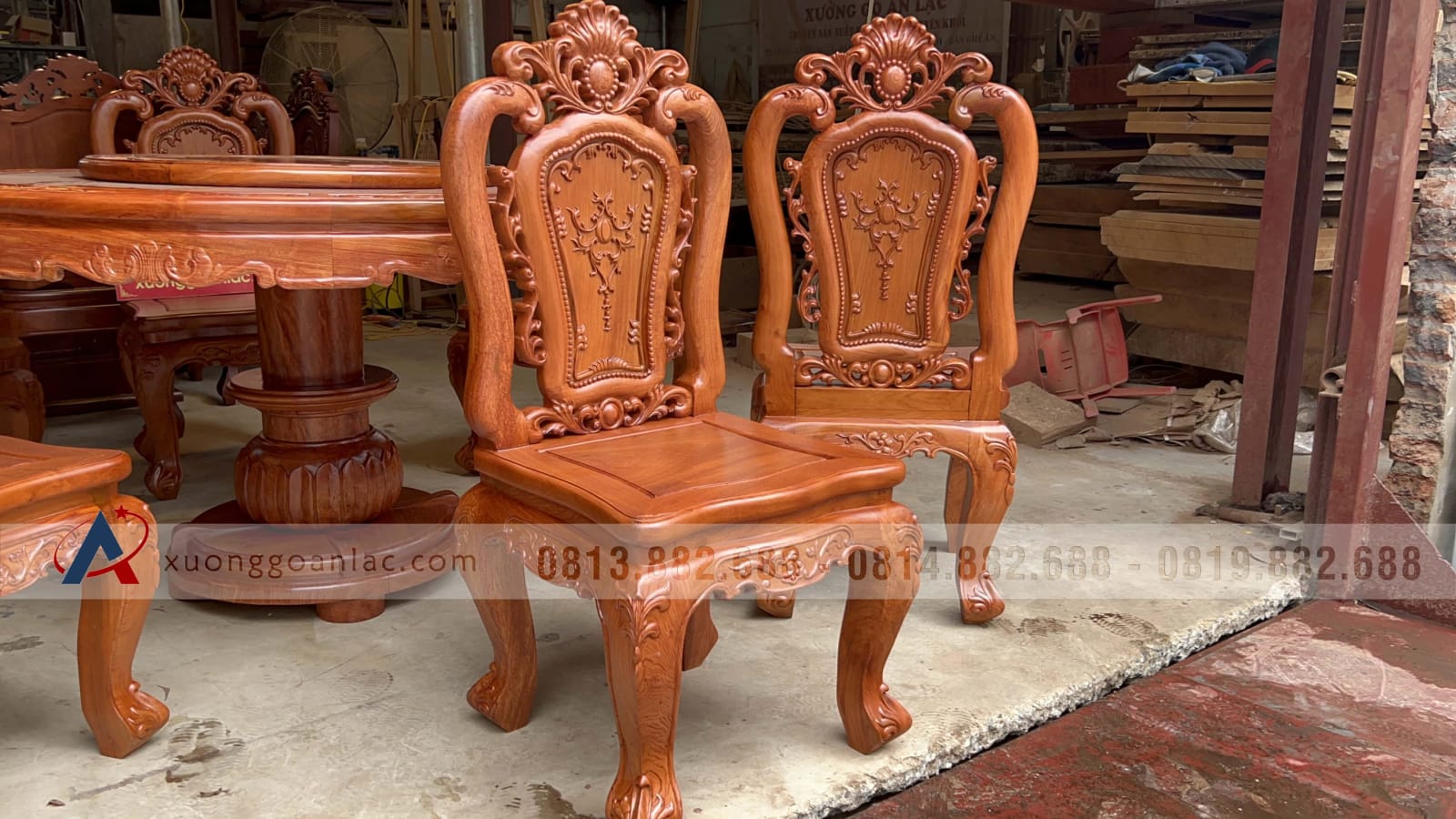 Bộ bàn ăn tròn xoay 6 ghế louis gỗ hương đá (Chị Hạ, Hà Nội) 40 ghế louis hoa hồng đục hai mặt