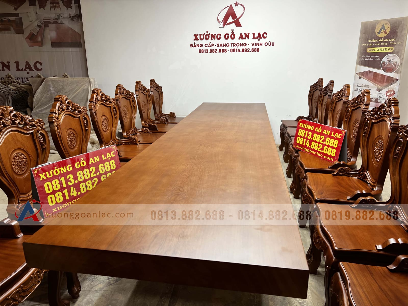 Bộ bàn ăn nguyên khối 4m và 16 ghế louis có tay (Anh Hưởng, Quảng Ninh) 23 bàn ăn gỗ gõ đỏ nguyên khối