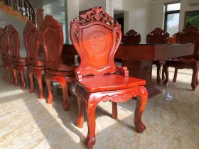 Bàn giao 2 bộ bàn ăn nguyên khối 10 ghế louis có tay gỗ gõ đỏ (Bác Thành, Hà Nam) 35 bàn ghế ăn gỗ gõ đỏ nguyên khối