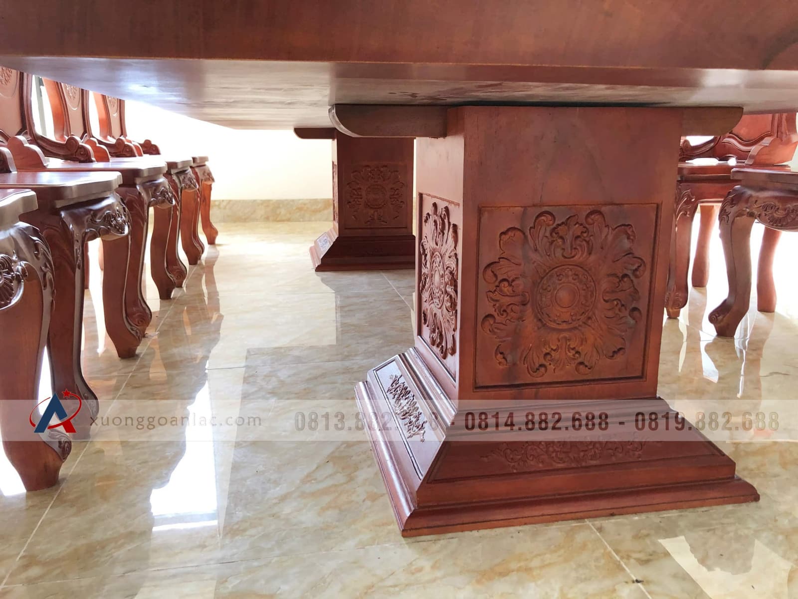 Bàn giao 2 bộ bàn ăn nguyên khối 10 ghế louis có tay gỗ gõ đỏ (Bác Thành, Hà Nam) 46 Chân bàn ăn nguyên khối
