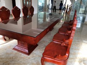 Bàn giao 2 bộ bàn ăn nguyên khối 10 ghế louis có tay gỗ gõ đỏ (Bác Thành, Hà Nam) 28 2 bo ban an 10 ghe nha bac Thanh Ha Nam 18