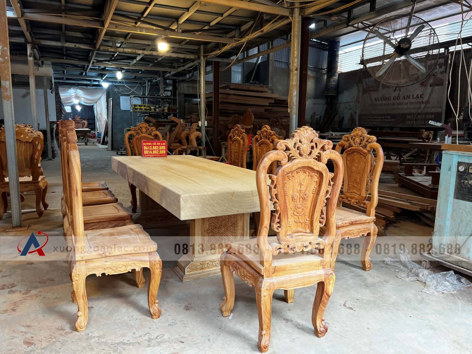 Bộ bàn ăn nguyên khối 10 ghế hồng hạt cao cấp gỗ gõ đỏ (Anh Hiếu, Hà Nội) 20 Bàn ăn nguyên khối 12 ghế hồng hạt cao cấp gỗ gõ đỏ