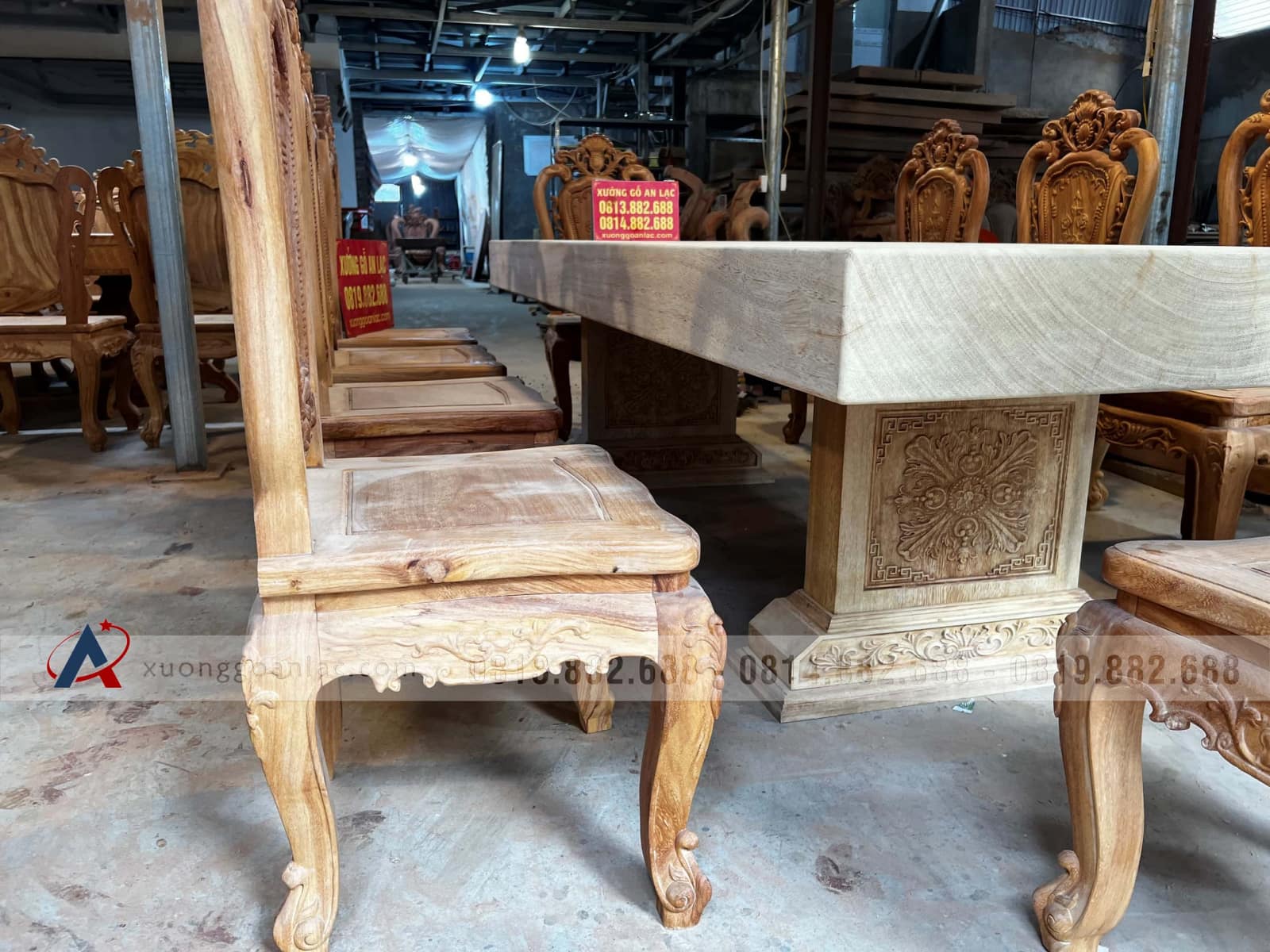 Bộ bàn ăn nguyên khối 10 ghế hồng hạt cao cấp gỗ gõ đỏ (Anh Hiếu, Hà Nội) 22 bàn nguyên khối gỗ gõ cao cấp