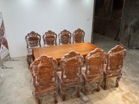 Bộ bàn ăn hoàng gia 8 ghế hồng hạt gỗ hương đá (Anh Quân, Bình Dương) 12 bộ bàn ghế ăn gõ hương đá mẫu hoàng gia đẳng cấp