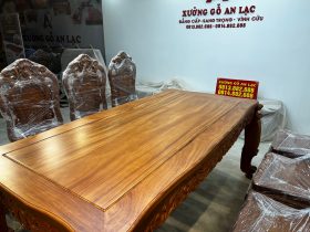 Bộ bàn ăn hoàng gia 8 ghế hồng hạt gỗ hương đá (Anh Quân, Bình Dương) 18 bàn ăn chữ nhật gỗ hương đá được ưa chuộng nhất hiện nay
