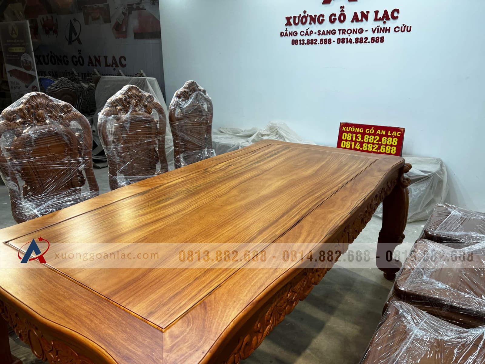 Bộ bàn ăn hoàng gia 8 ghế hồng hạt gỗ hương đá (Anh Quân, Bình Dương) 26 bàn ăn chữ nhật gỗ hương đá được ưa chuộng nhất hiện nay
