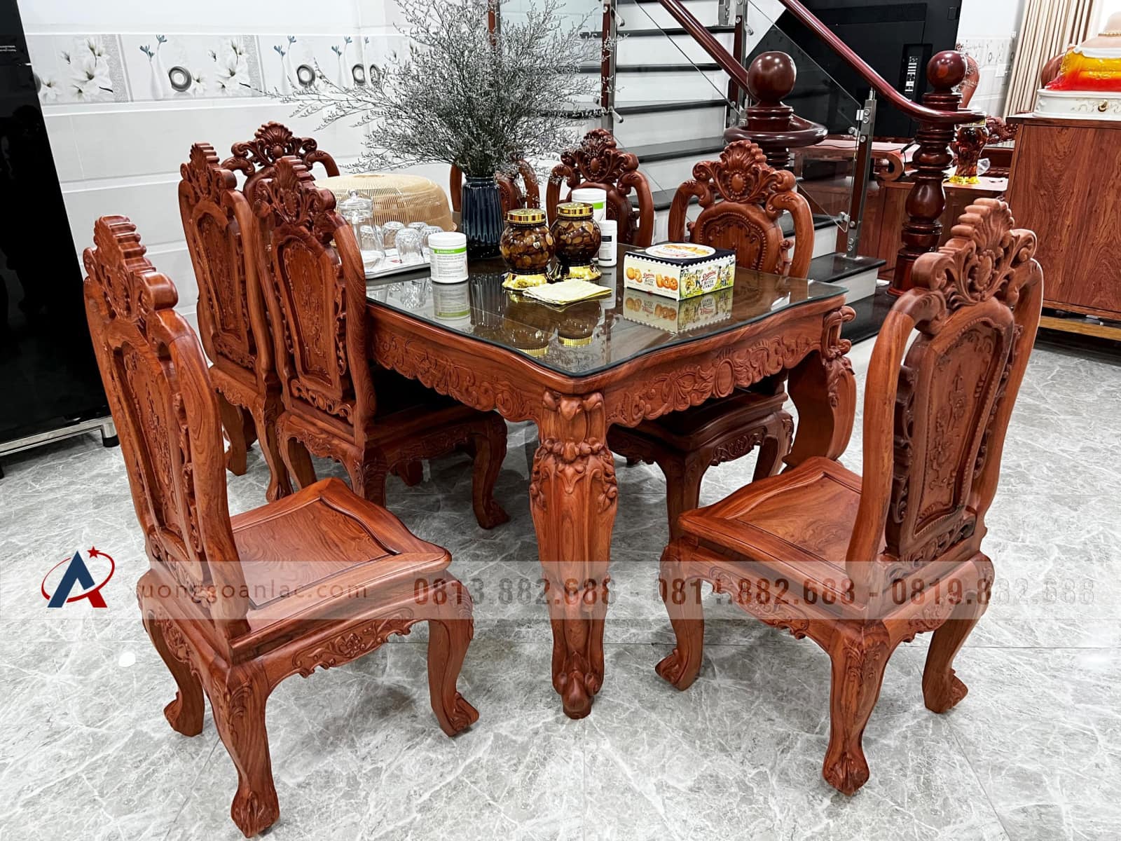 Bộ bàn ăn hoàng gia 8 ghế hồng hạt gỗ hương đá (Anh Quân, Bình Dương) 22 Bộ bàn ăn Hoàng Gia 8 ghế hồng hạt gỗ Hương Đá cao cấp
