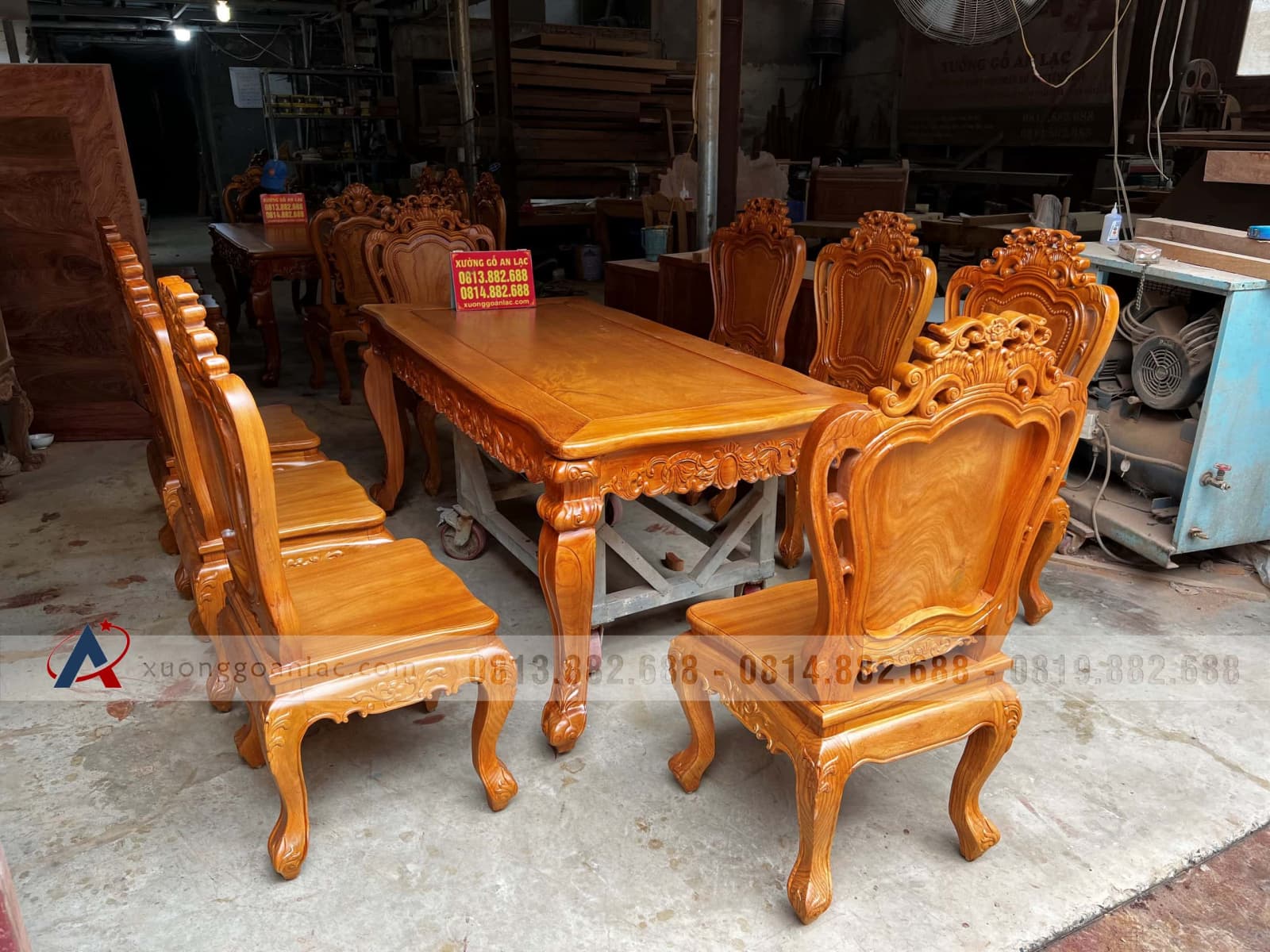 Bộ bàn ăn gỗ gõ đỏ 8 ghế louis hoa lá tây đục hai mặt (Chị Quyên, Hà Nội) 33 bàn ăn gỗ gõ đỏ cao cấp