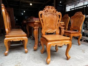 Bộ bàn ăn gỗ gõ đỏ 8 ghế louis hoa lá tây đục hai mặt (Chị Quyên, Hà Nội) 24 Ban an Go Do Hoang Gia 8 ghe 180x90cm 8
