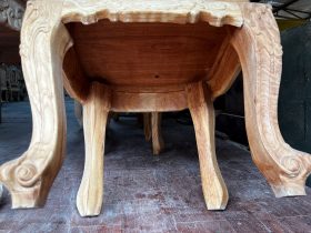 Bàn ăn hoàng gia và 6 ghế louis hoa lá tây có tay đẳng cấp (Anh Trung, Hải Phòng) 27 mặt dưới ghế louis
