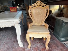 Bàn ăn hoàng gia và 6 ghế louis hoa lá tây có tay đẳng cấp (Anh Trung, Hải Phòng) 20 ghế louis hoa lá tây có tay gỗ gõ đỏ