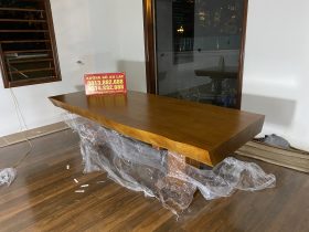 Mẫu bàn ăn cẩm hồng nguyên khối siêu vip (Anh Hồng, Phú Thọ) 8 bàn ăn nguyên khối gỗ cẩm hồng